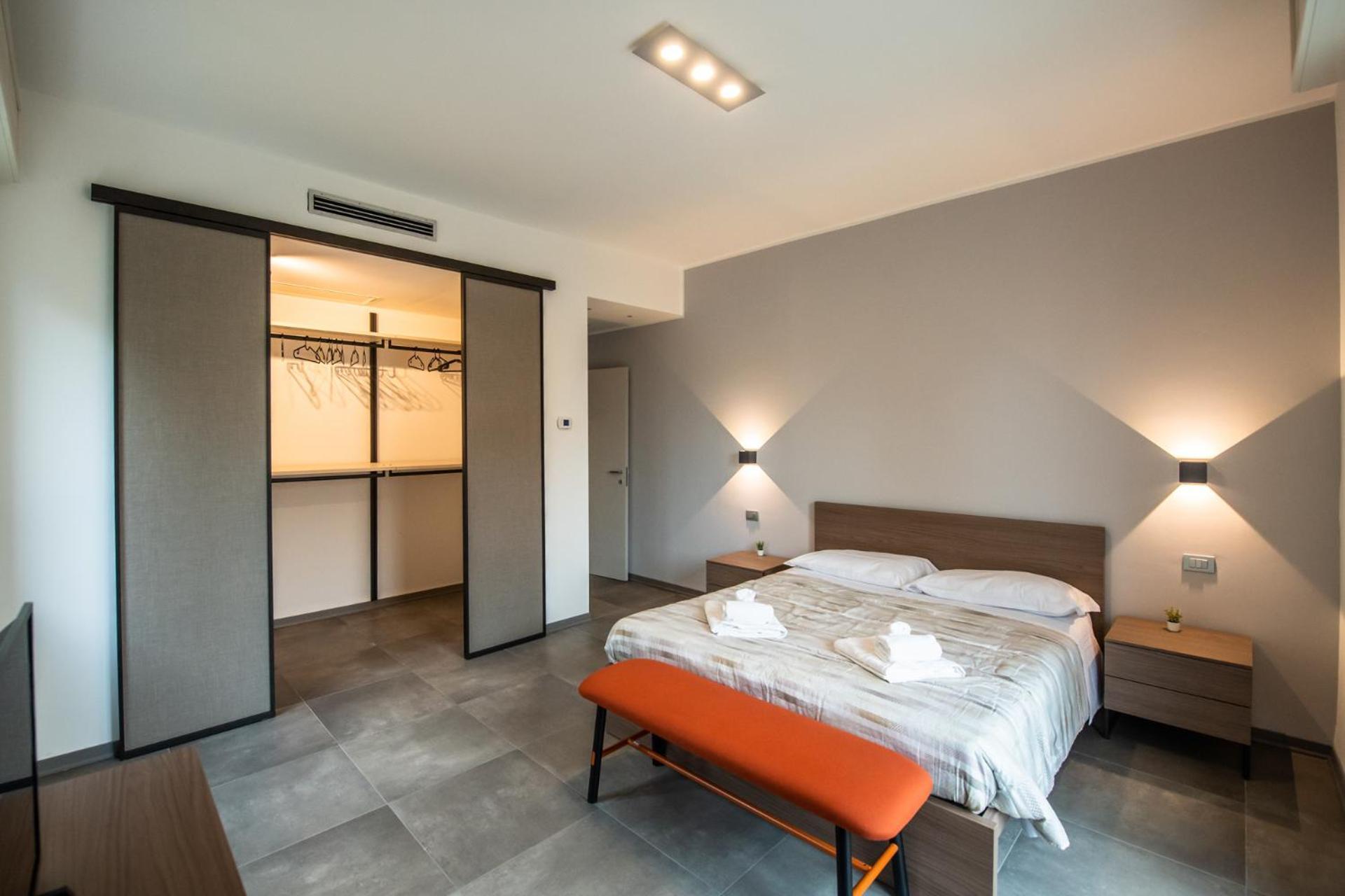 350 M Da Ospedale Maggiore L Parcheggio Prive L Rooms Parma Exterior foto